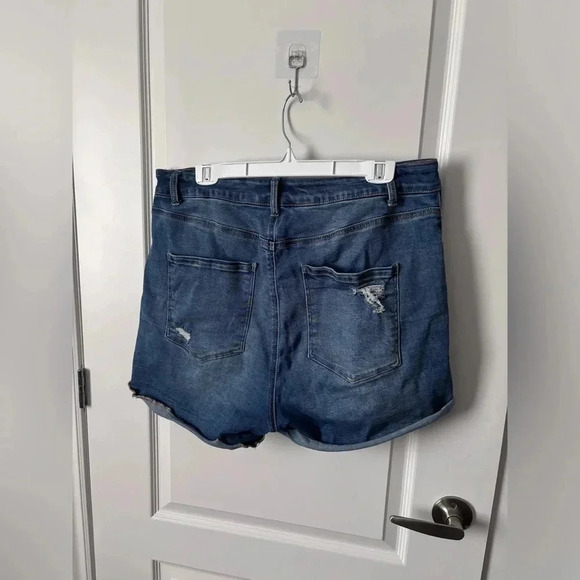 Refuge Denim | Miami Denim Dark Wash Distressed Shorts (Jegging) | Size 15 - Picture 4 of 8